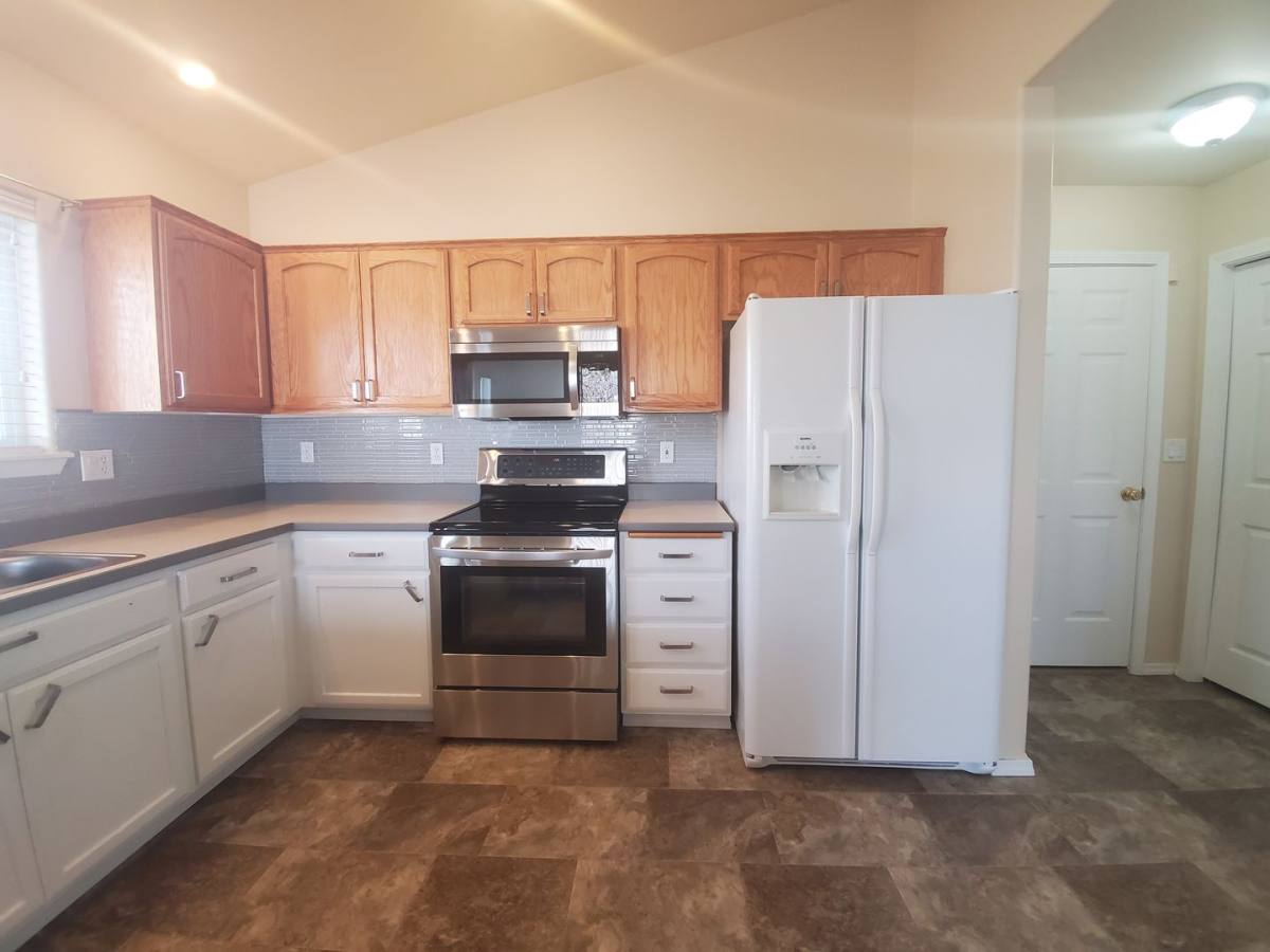 House for rent at 2421 S Arthur Court, Kennewick, WA 99338