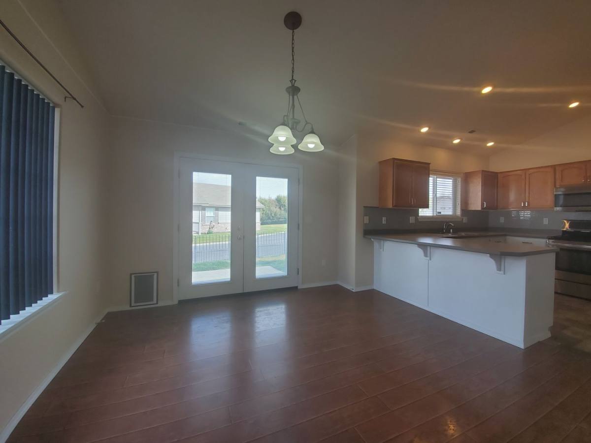 House for rent at 2421 S Arthur Court, Kennewick, WA 99338