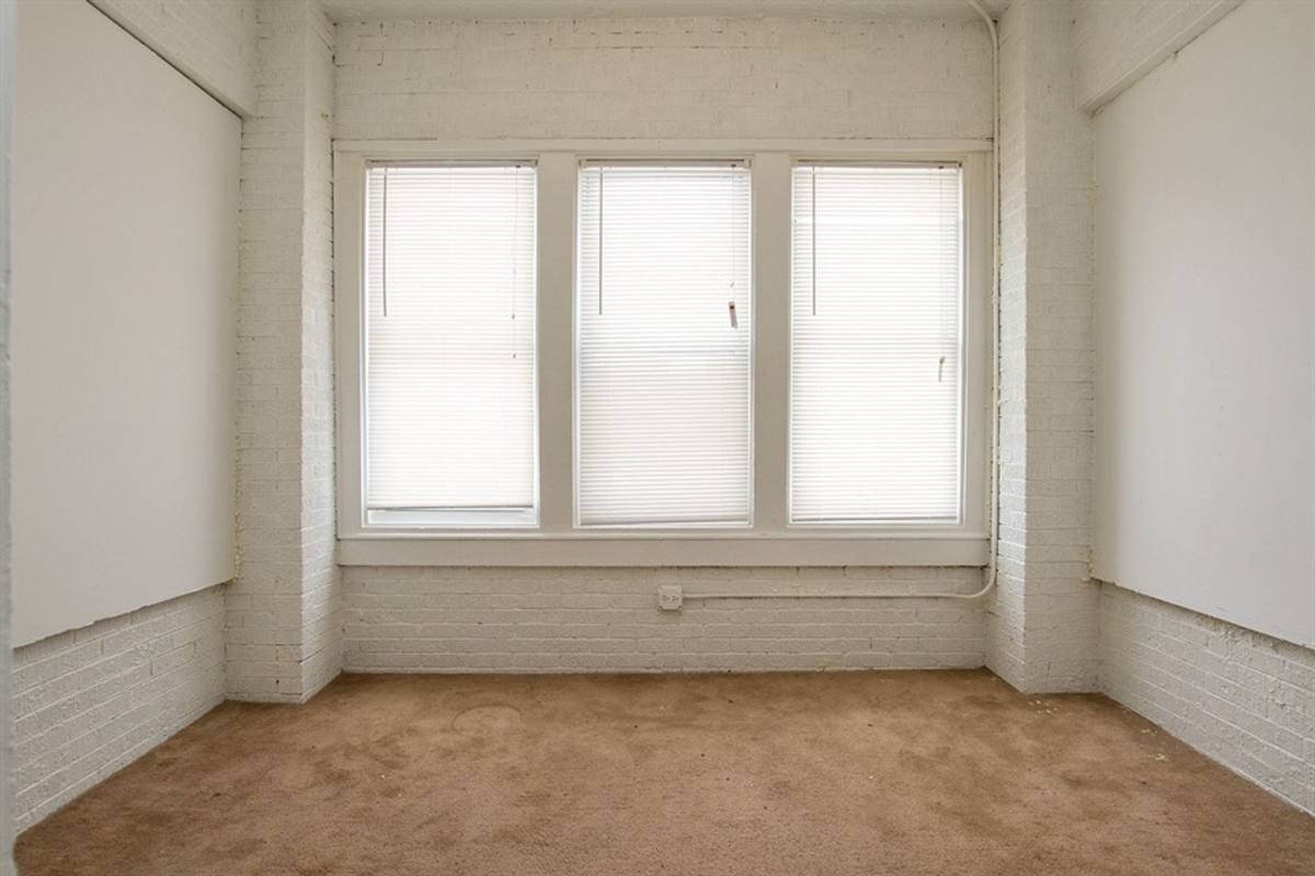 Apartment for rent at 914-20 W 77th, Chicago, IL 60620