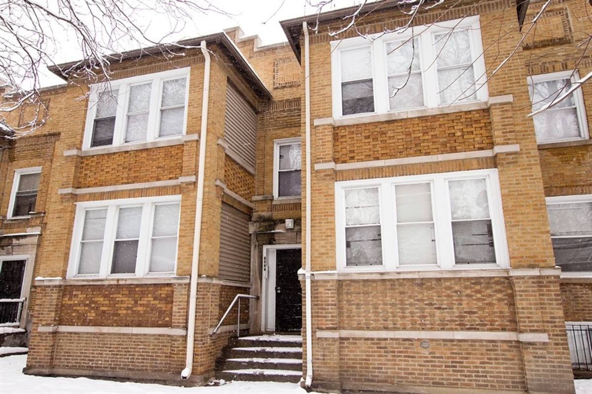 Apartment for rent at 914-20 W 77th, Chicago, IL 60620