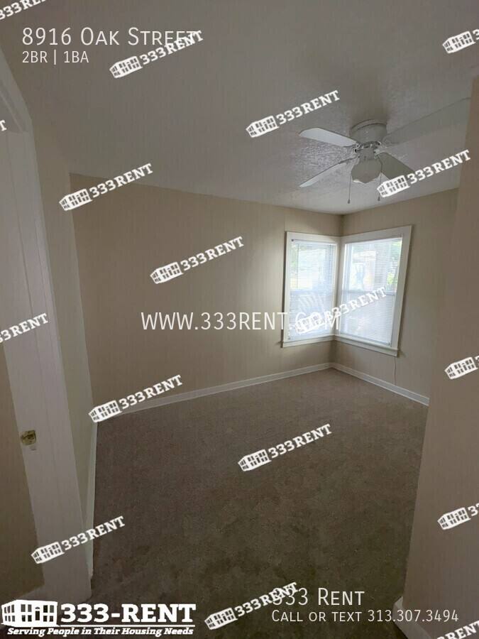 House for rent at 8916 Oak St, Kansas City, MO 64114