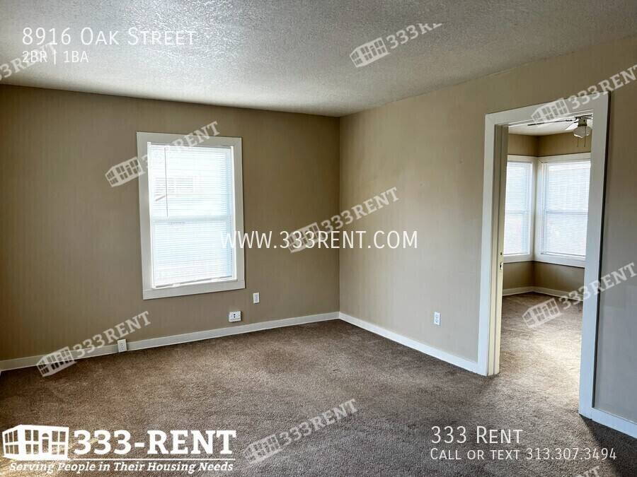 House for rent at 8916 Oak St, Kansas City, MO 64114