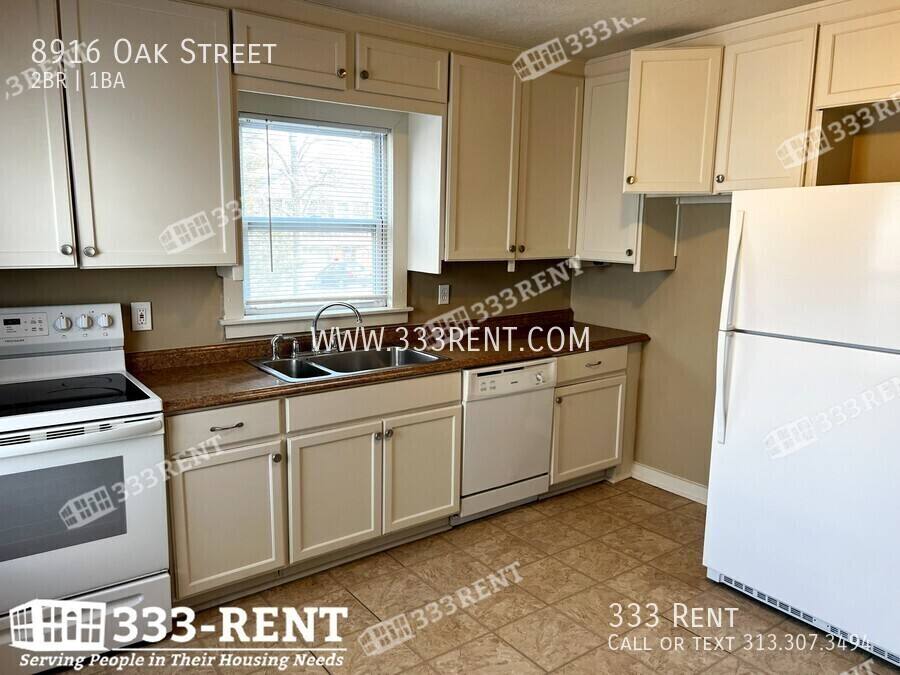 House for rent at 8916 Oak St, Kansas City, MO 64114