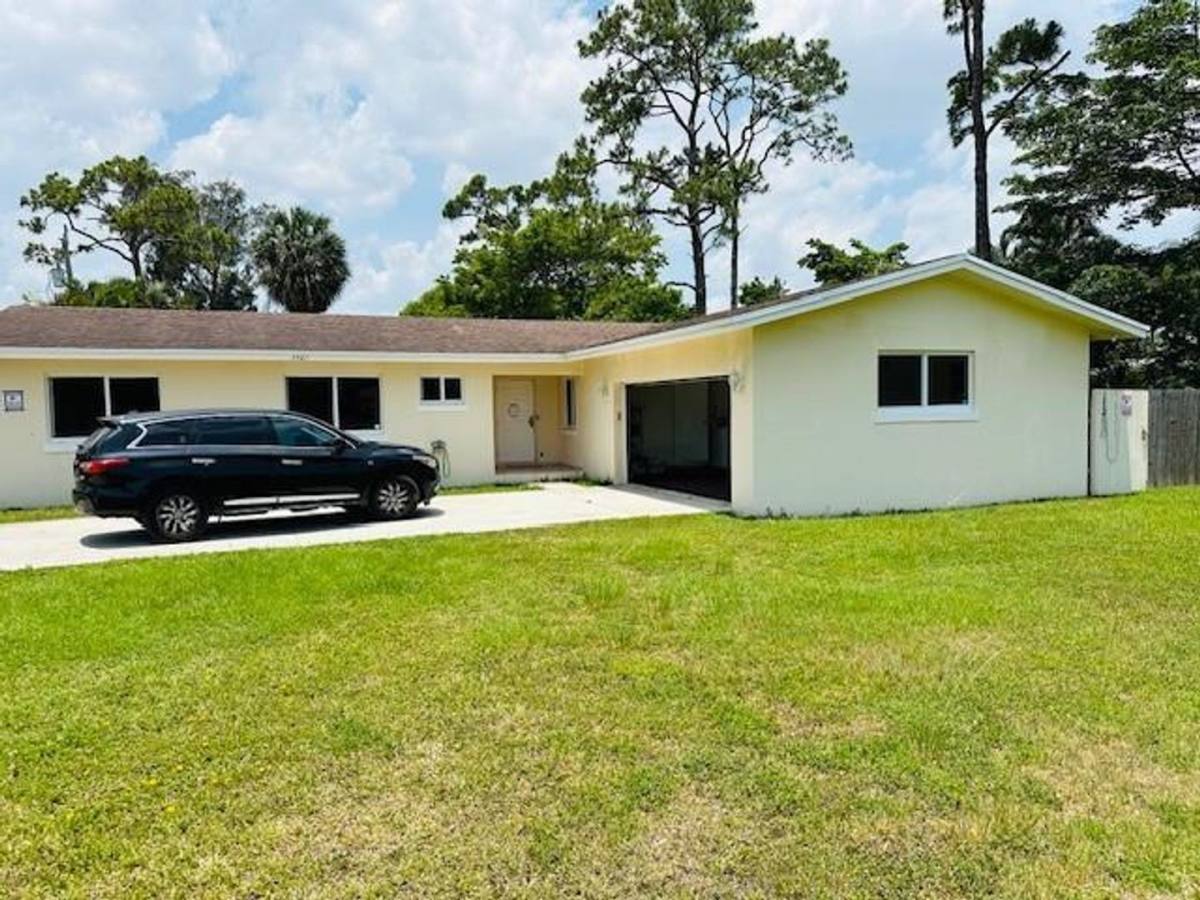 House for rent at 3421 Helena Dr, Lake Worth, FL 33461