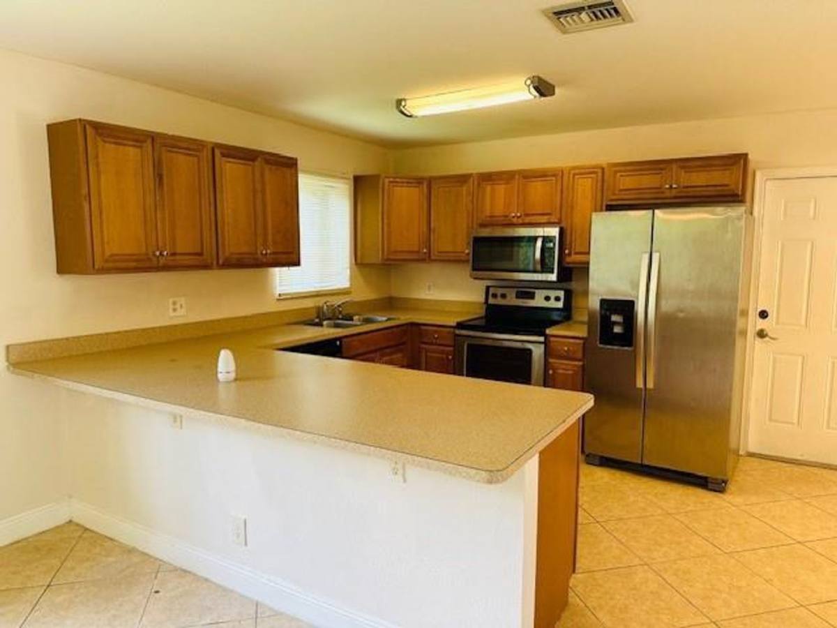 House for rent at 3421 Helena Dr, Lake Worth, FL 33461