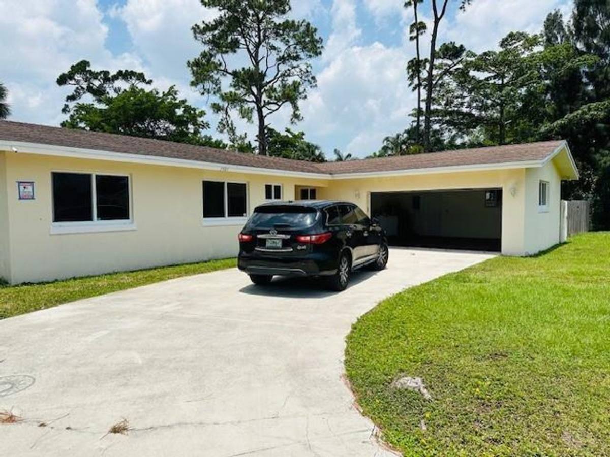 House for rent at 3421 Helena Dr, Lake Worth, FL 33461
