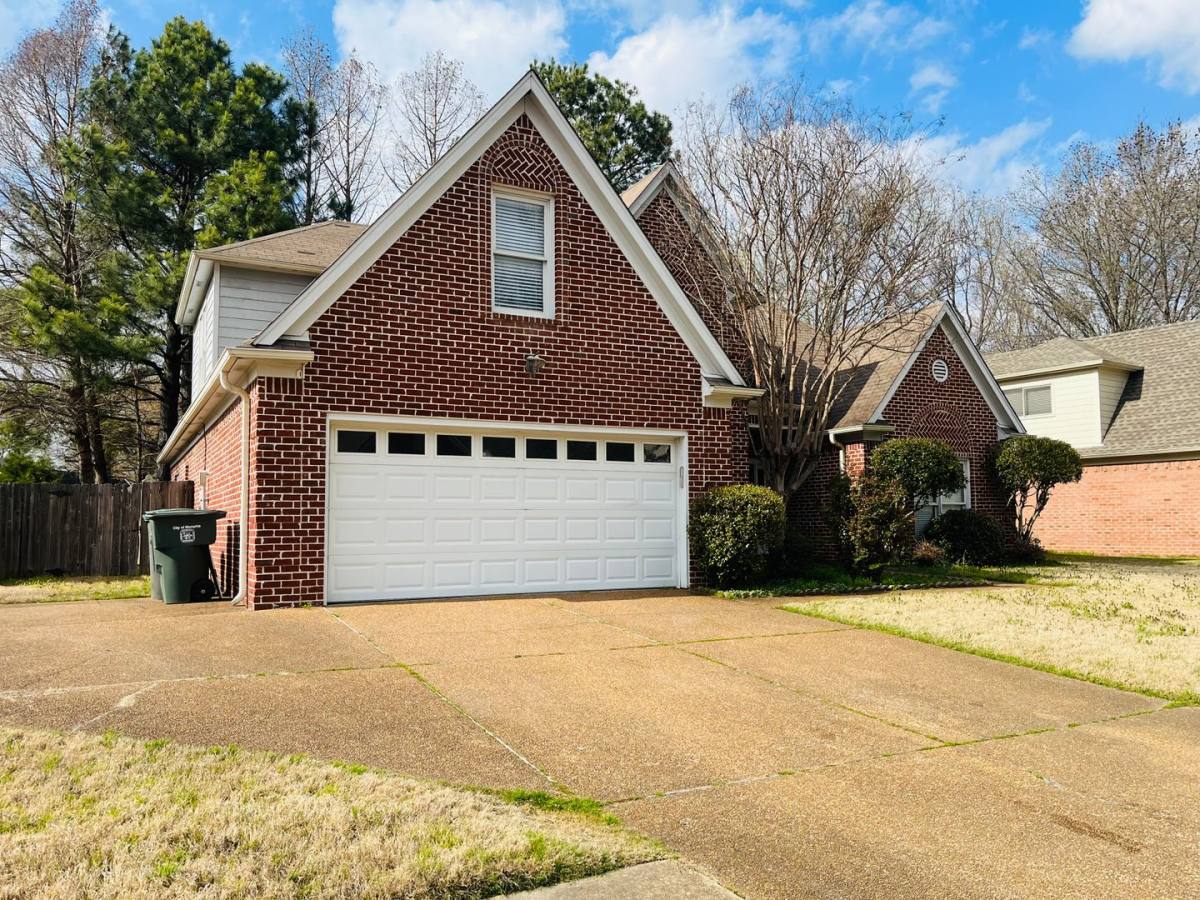 House for rent at 8570 Meadow Green Dr, Cordova, TN 38016