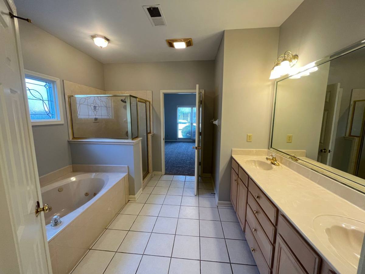 House for rent at 8570 Meadow Green Dr, Cordova, TN 38016