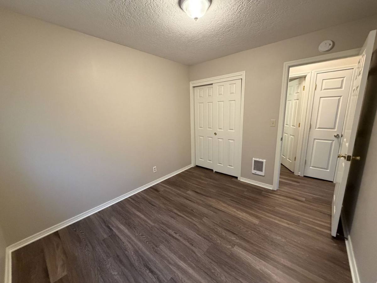 Apartment for rent at 9105-07 NE Hoyt, Portland, OR 97220