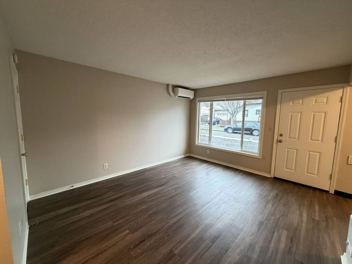 Apartment for rent at 9105-07 NE Hoyt, Portland, OR 97220