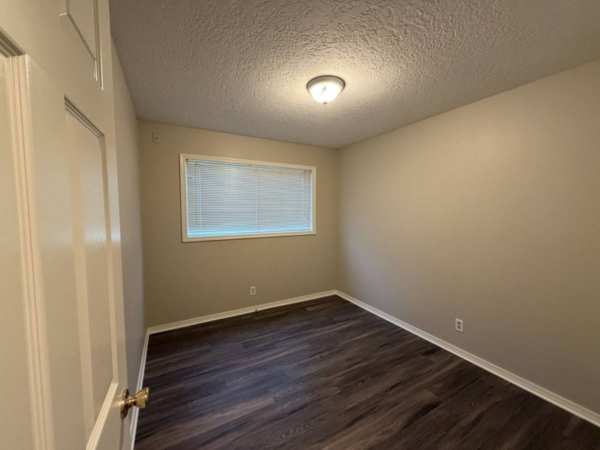 Apartment for rent at 9105-07 NE Hoyt, Portland, OR 97220