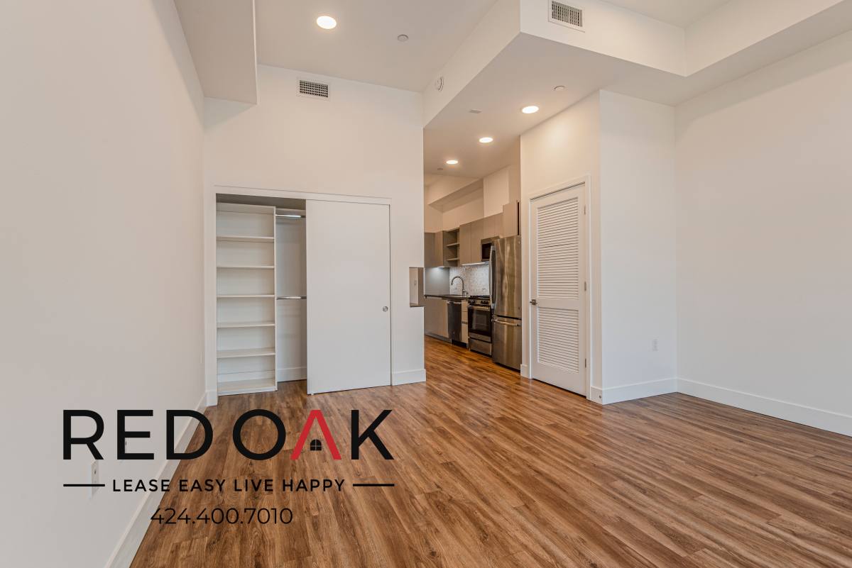 Condo for rent at 453 S Kenmore Ave #708, Los Angeles, CA 90020