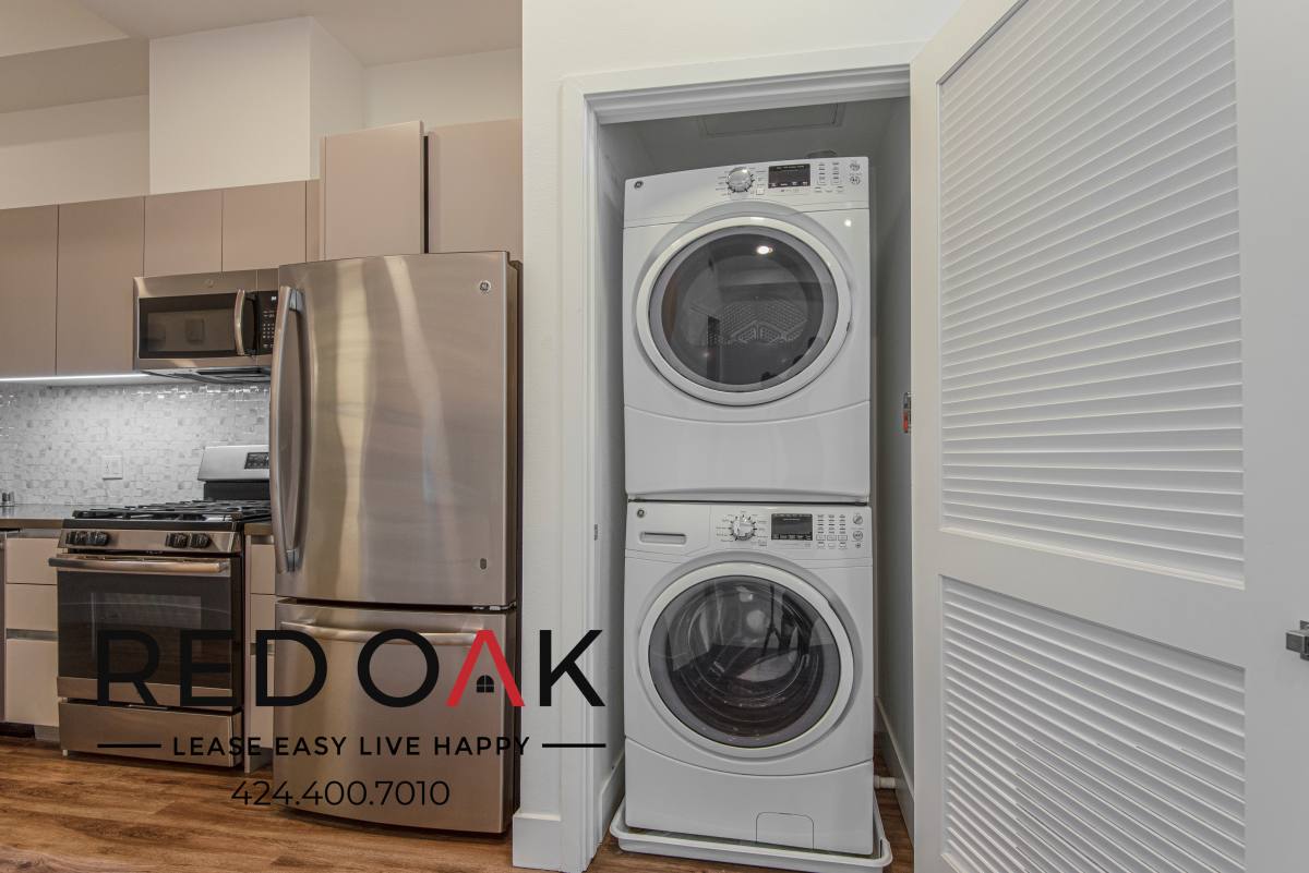 Condo for rent at 453 S Kenmore Ave #708, Los Angeles, CA 90020
