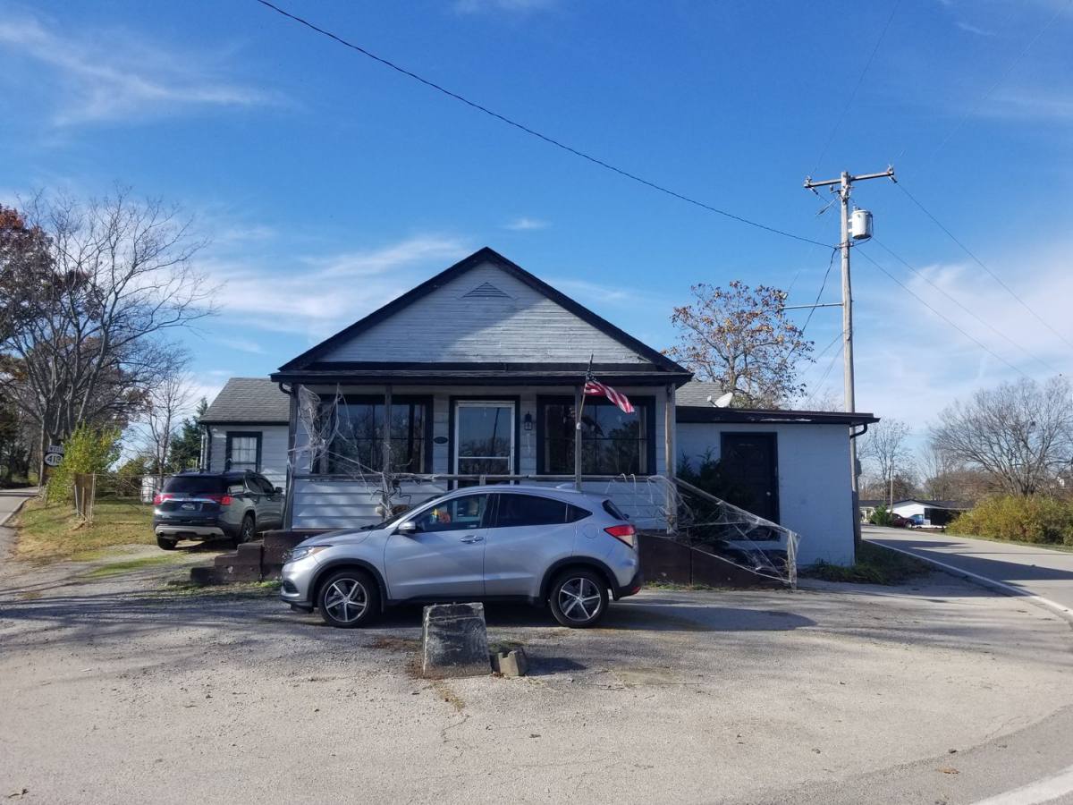 House for rent at 6611 Combsferry Rd, Winchester, KY 40391