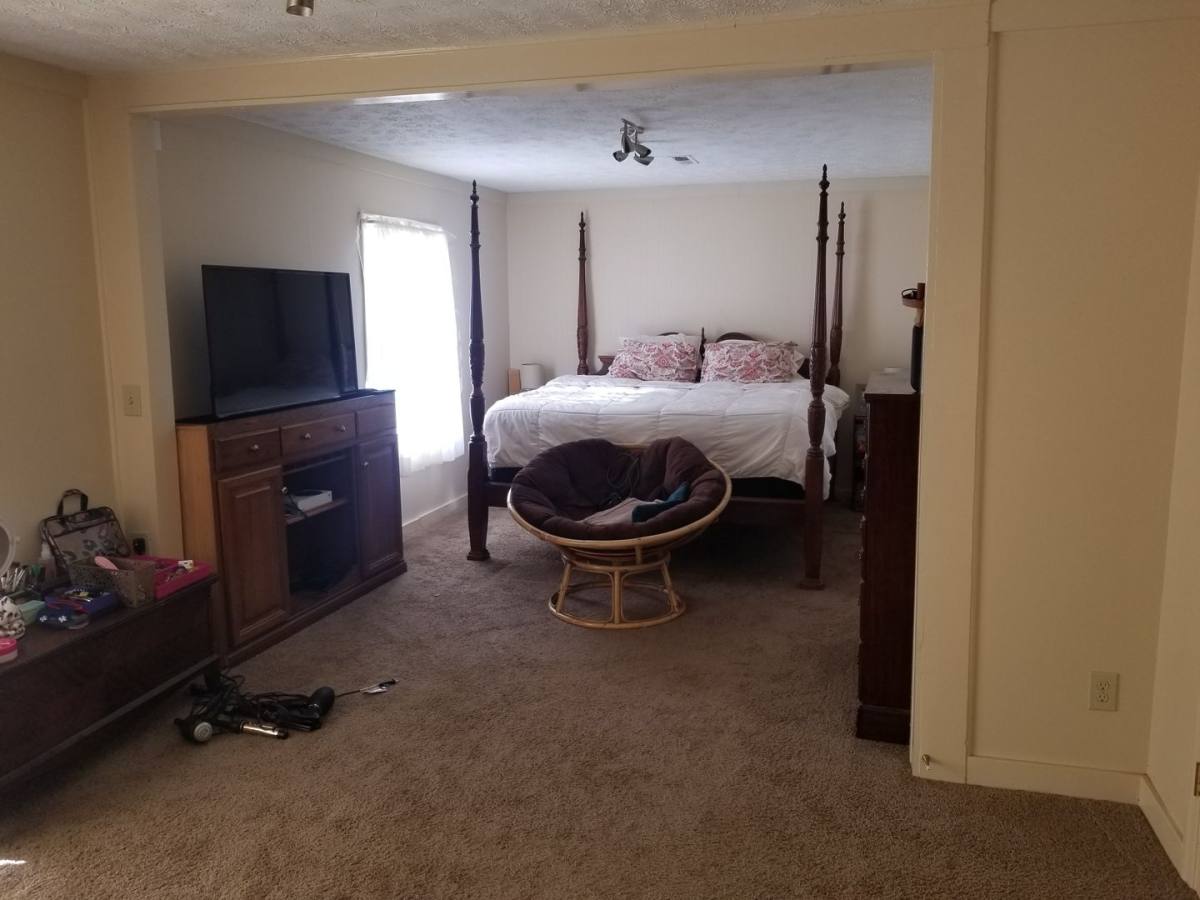 House for rent at 6611 Combsferry Rd, Winchester, KY 40391