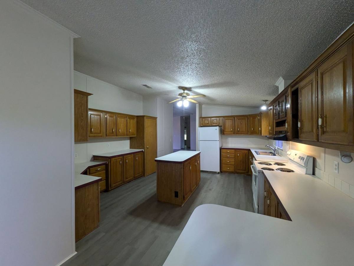 Apartment for rent at 115 Peach St, Vidor, TX 77662