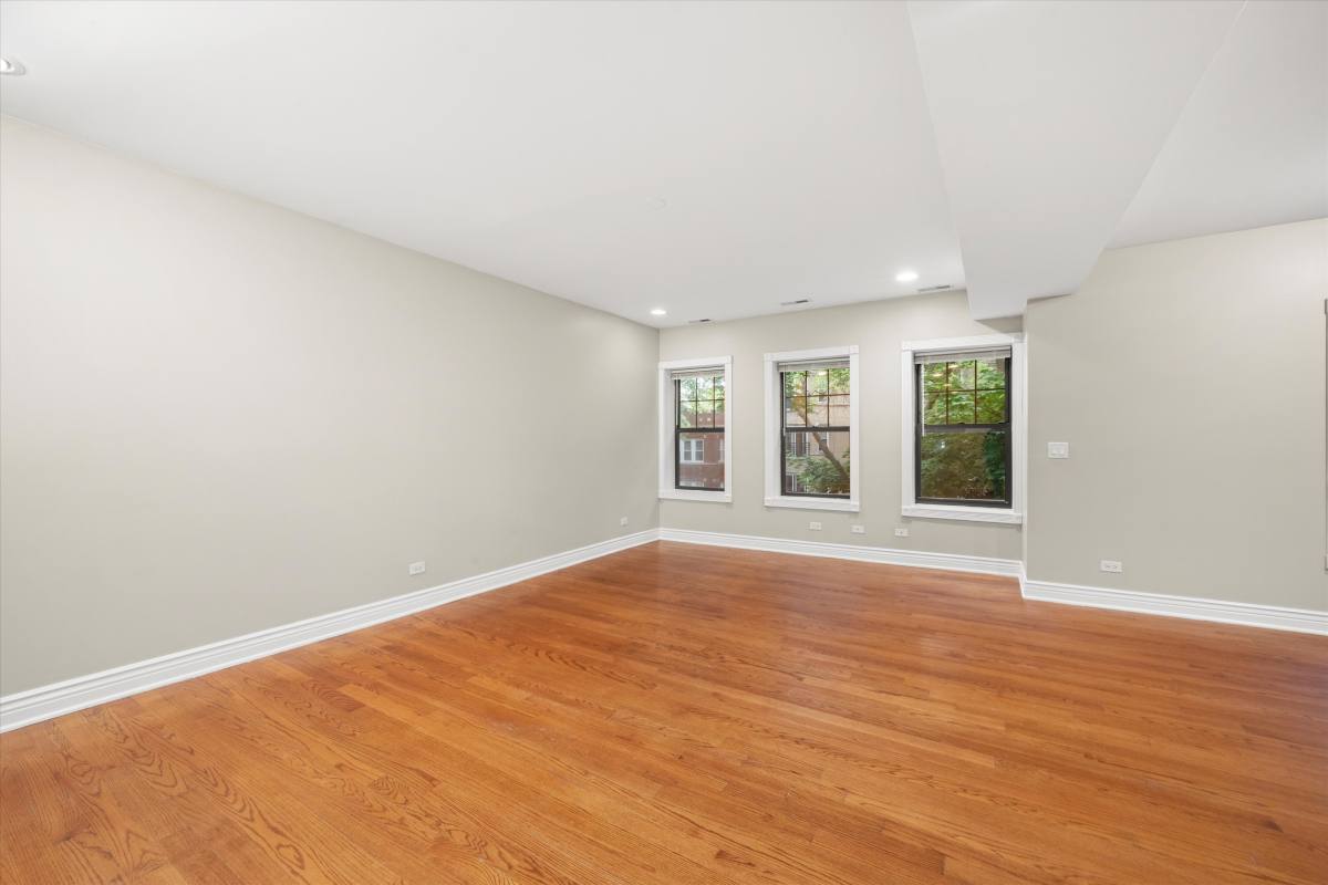 Apartment for rent at 6300 N Rockwell St #B2, Chicago, IL 60659