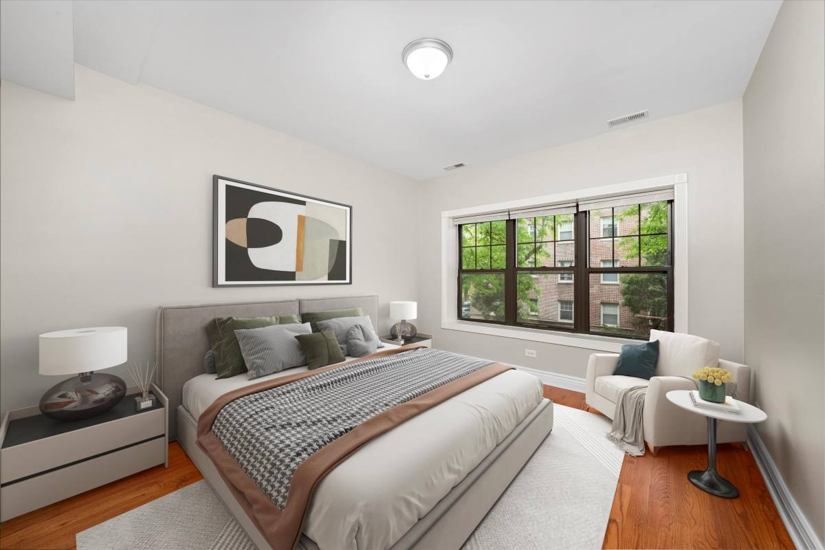 Apartment for rent at 6300 N Rockwell St #B2, Chicago, IL 60659