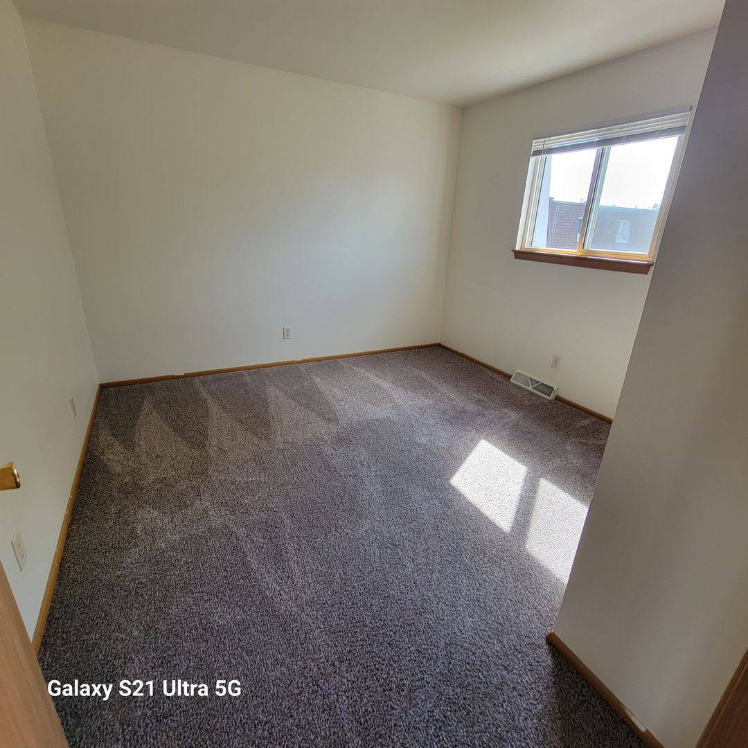 Townhouse for rent at 639 E Monroe Ave #639, Hartford, WI 53027