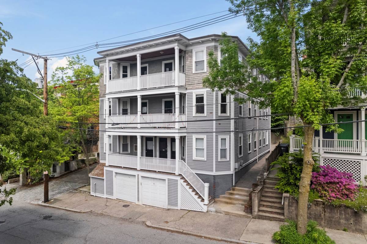 Apartment for rent at 6-8 Pratt St, Providence, RI 02906