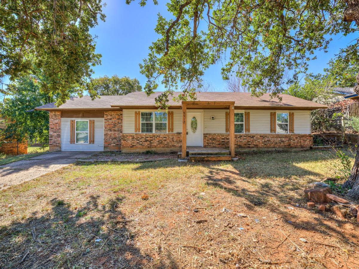 House for rent at 3312 Gwendolyn Lane, Edmond, OK 73034