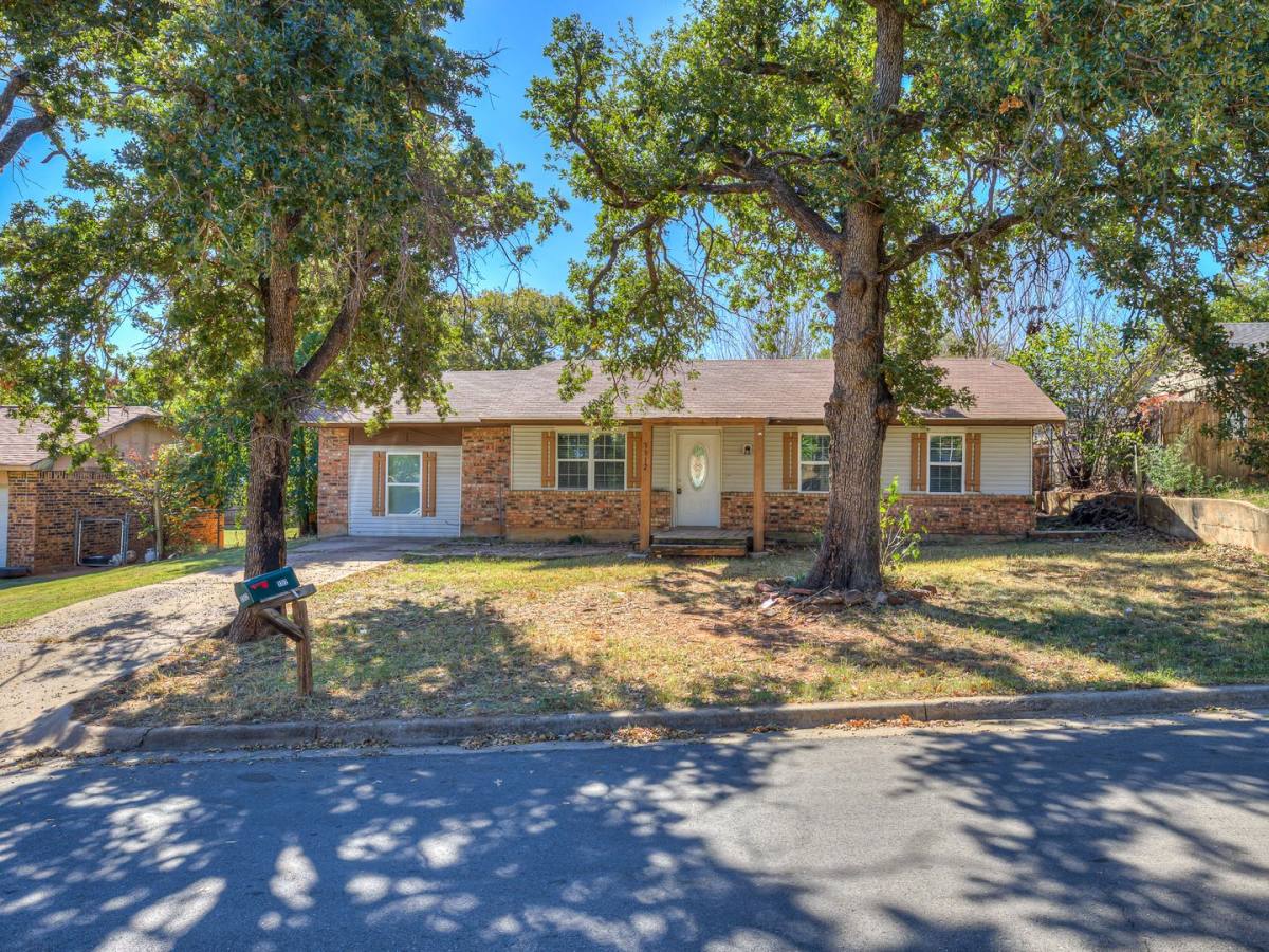 House for rent at 3312 Gwendolyn Lane, Edmond, OK 73034