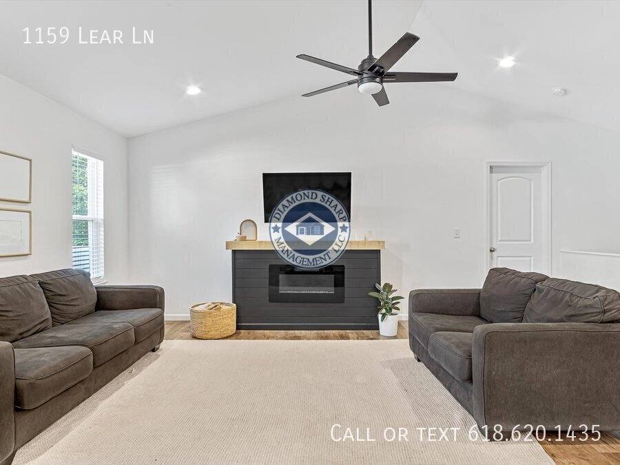 House for rent at 1159 Lear Lane, Mascoutah, IL 62258