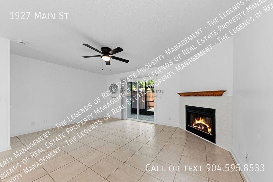 Townhouse for rent at 1927 Main St, Atlantic Beach, FL 32233