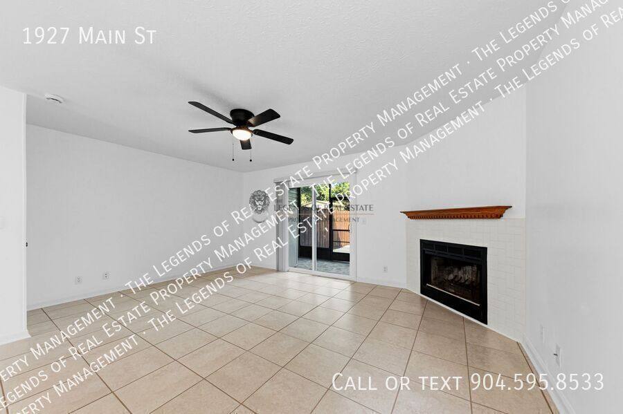Townhouse for rent at 1927 Main St, Atlantic Beach, FL 32233