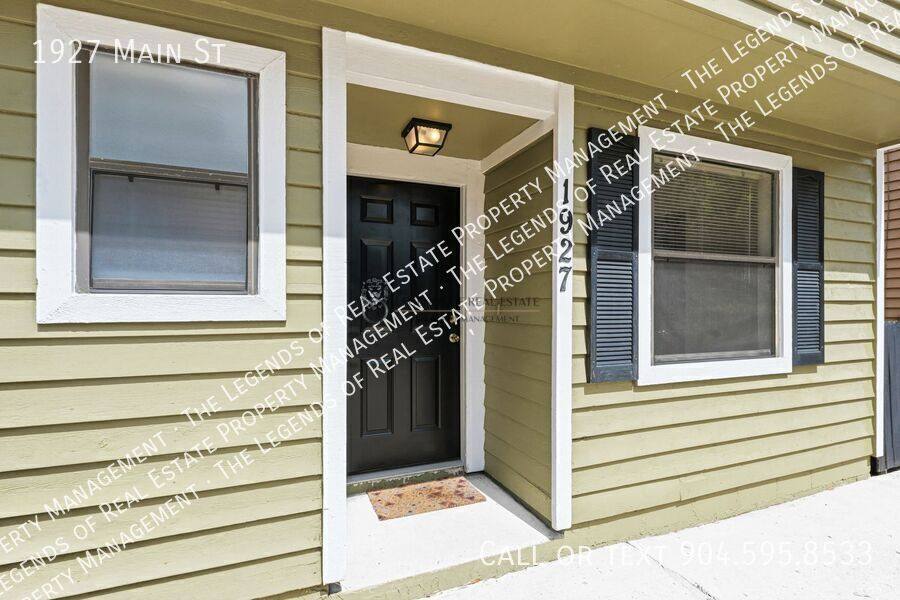 Townhouse for rent at 1927 Main St, Atlantic Beach, FL 32233