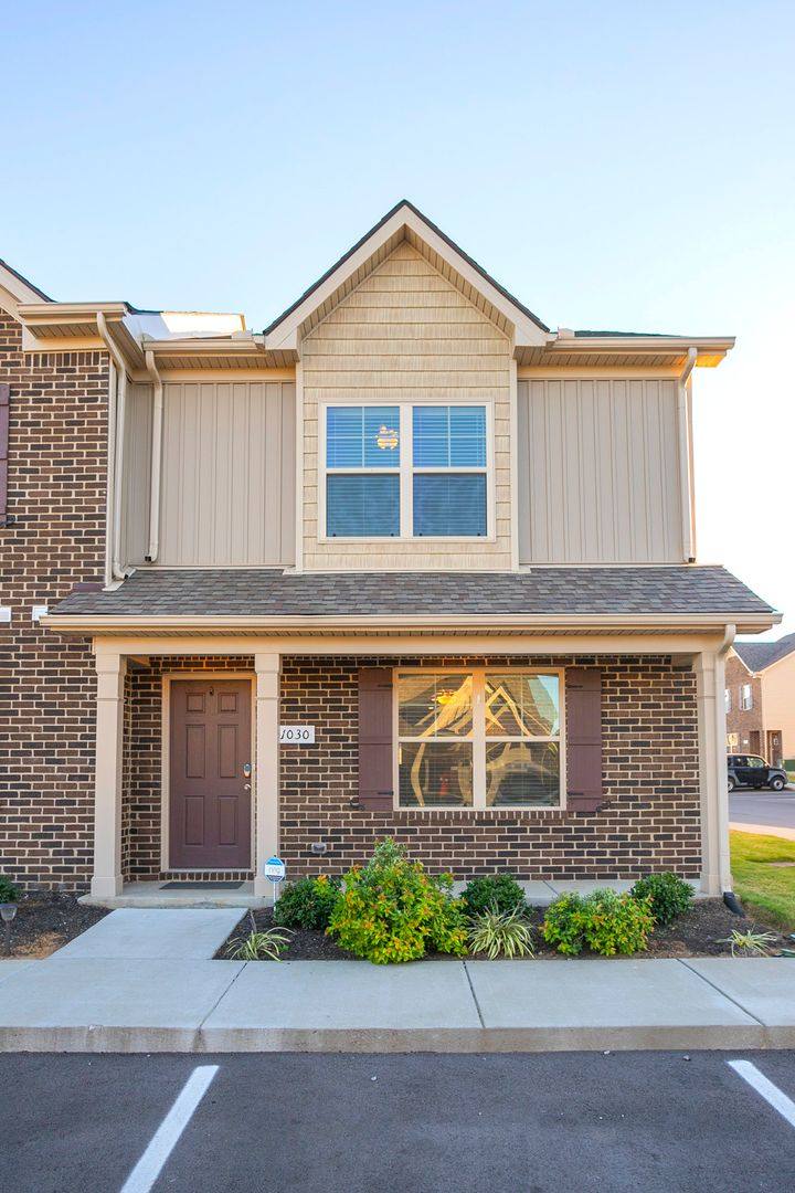 Townhouse for rent at 1030 Leadville Dr, Smyrna, TN 37167