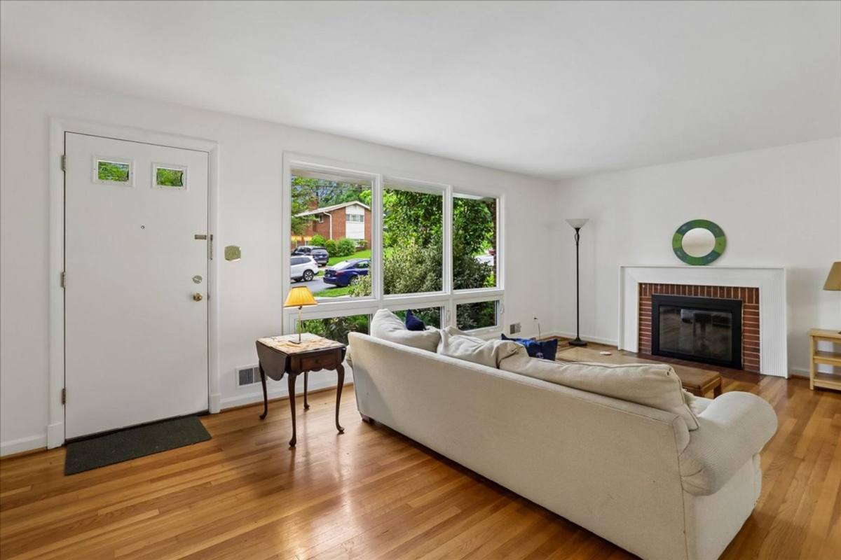 House for rent at 1703 Tilton Dr, Silver Spring, MD 20902