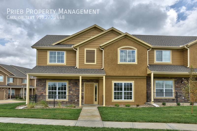 Townhouse for rent at 21581 W 126th Terrace #BUILDING 26, Olathe, KS 66061