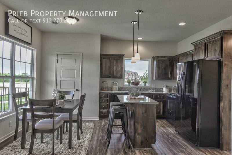 Townhouse for rent at 21581 W 126th Terrace #BUILDING 26, Olathe, KS 66061