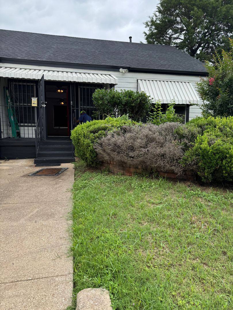 House for rent at 1037 Colvin Ave, Fort Worth, TX 76105