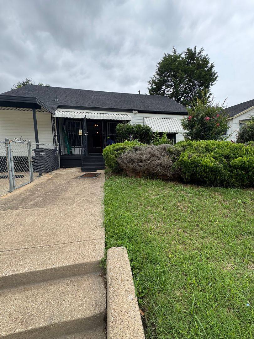 House for rent at 1037 Colvin Ave, Fort Worth, TX 76105