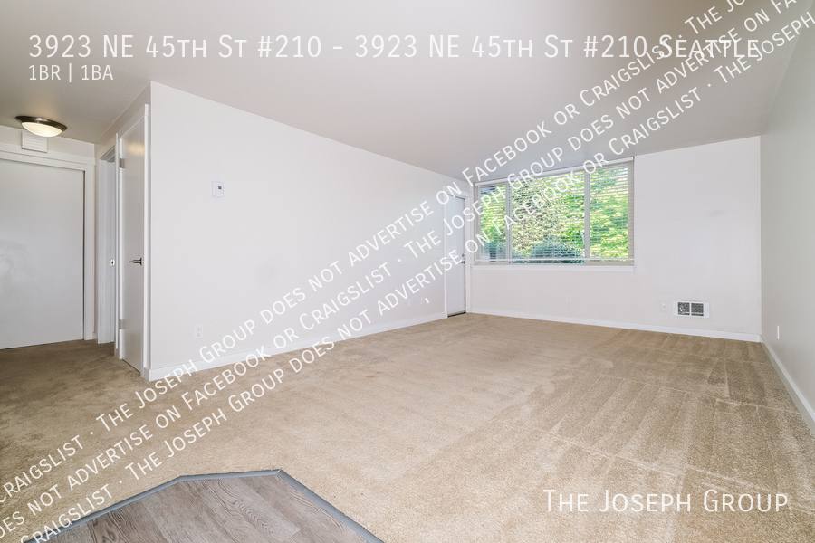 Apartment for rent at 3923 NE 45th St #210, Seattle, WA 98105