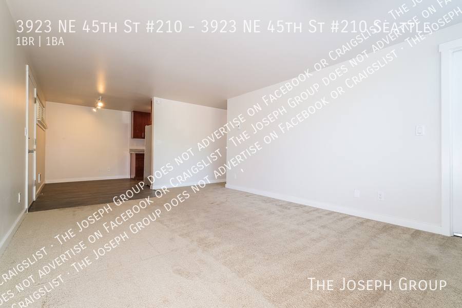 Apartment for rent at 3923 NE 45th St #210, Seattle, WA 98105