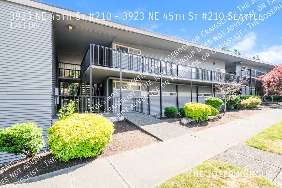 Apartment for rent at 3923 NE 45th St #210, Seattle, WA 98105