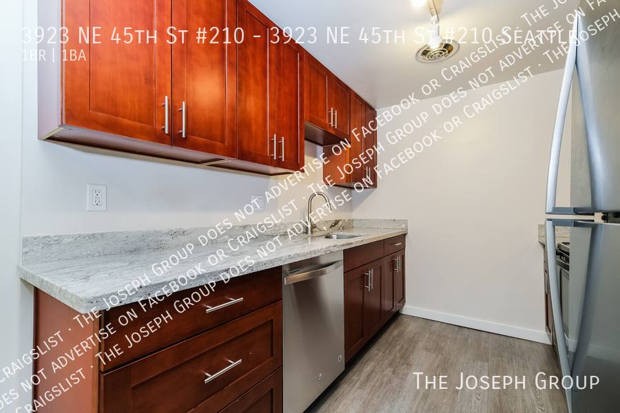 Apartment for rent at 3923 NE 45th St #210, Seattle, WA 98105