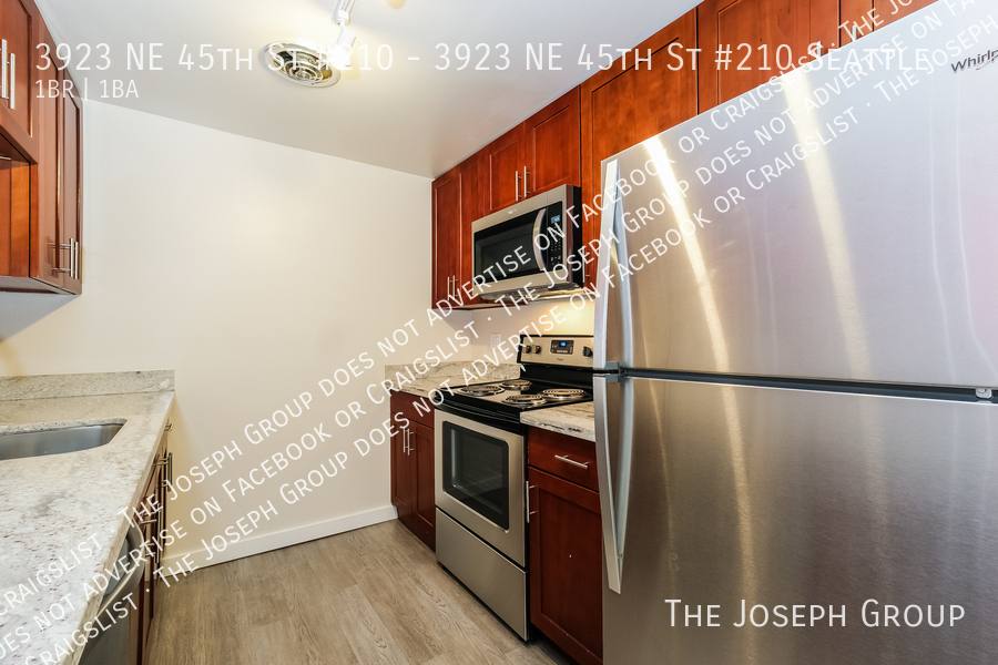 Apartment for rent at 3923 NE 45th St #210, Seattle, WA 98105
