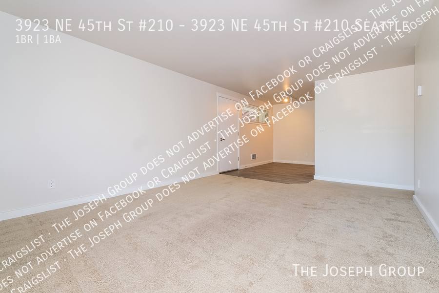 Apartment for rent at 3923 NE 45th St #210, Seattle, WA 98105