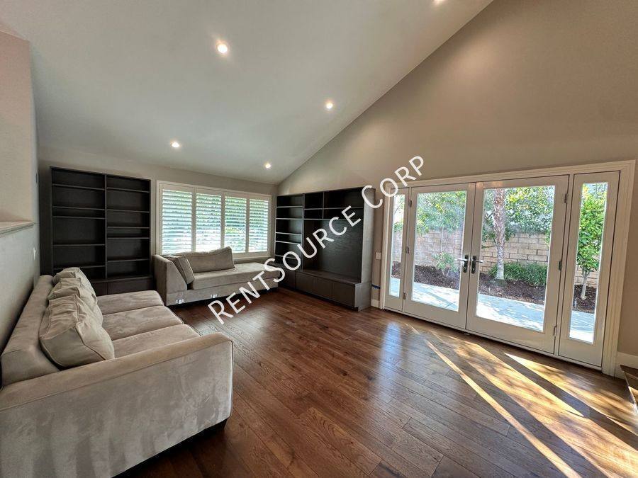 House for rent at 25463 Via Escovar, Valencia, CA 91355
