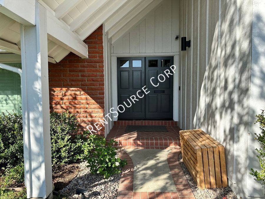 House for rent at 25463 Via Escovar, Valencia, CA 91355