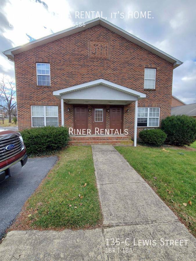 Apartment for rent at 135-C Lewis St, Harrisonburg, VA 22801