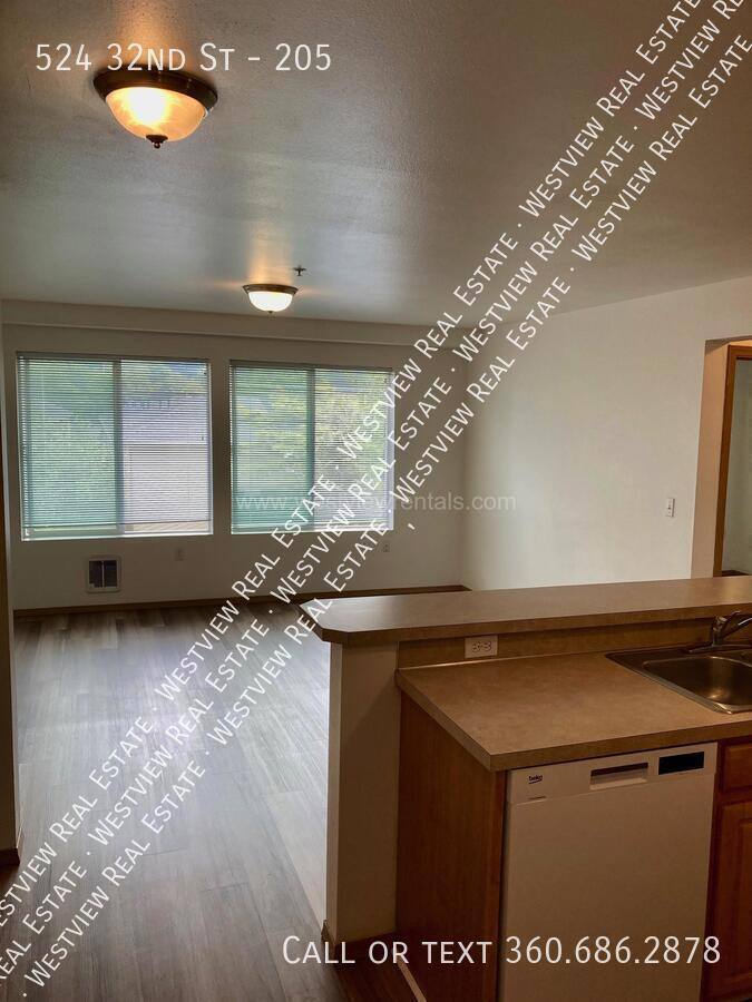 Apartment for rent at 524 32nd St #205, Bellingham, WA 98225