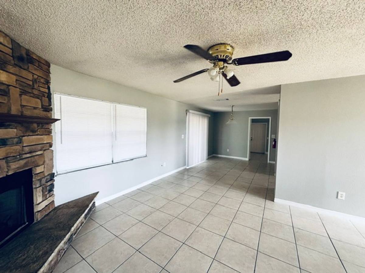 House for rent at 1931 English Dr, Deltona, FL 32738
