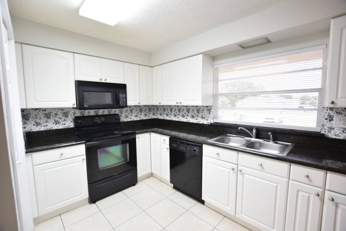 House for rent at 1931 English Dr, Deltona, FL 32738