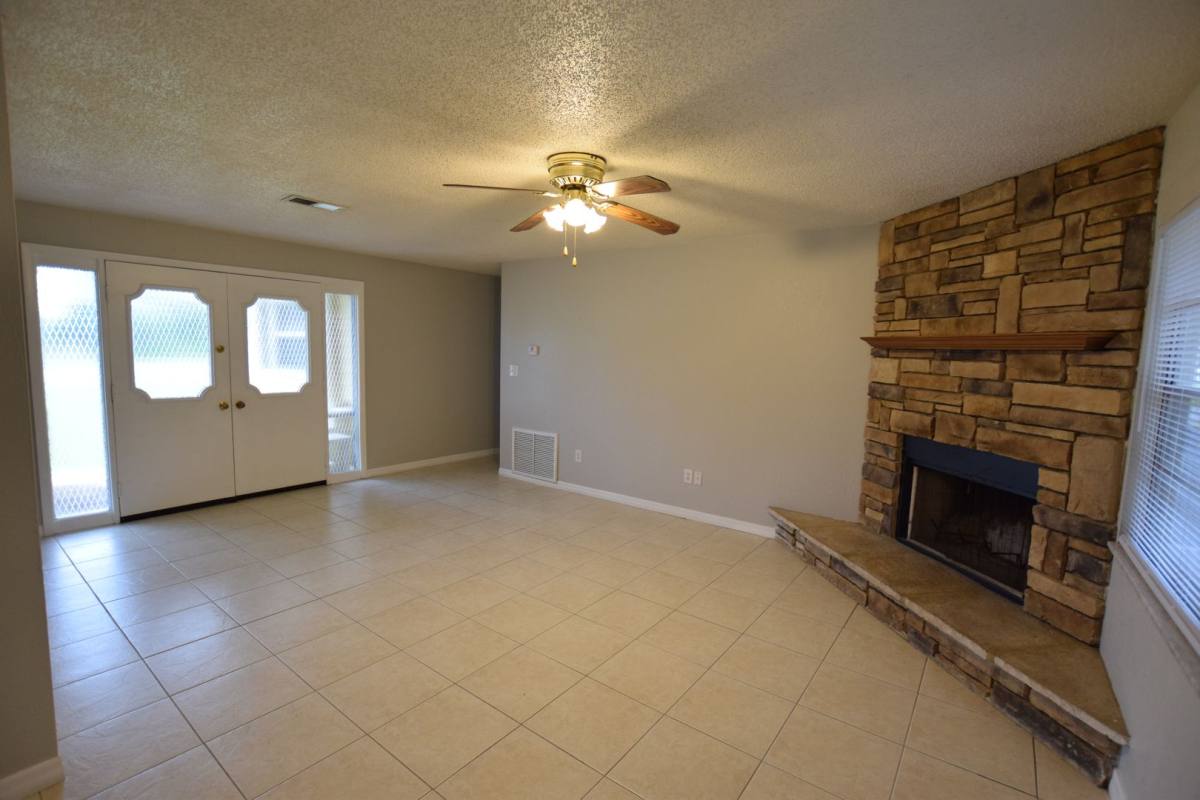 House for rent at 1931 English Dr, Deltona, FL 32738