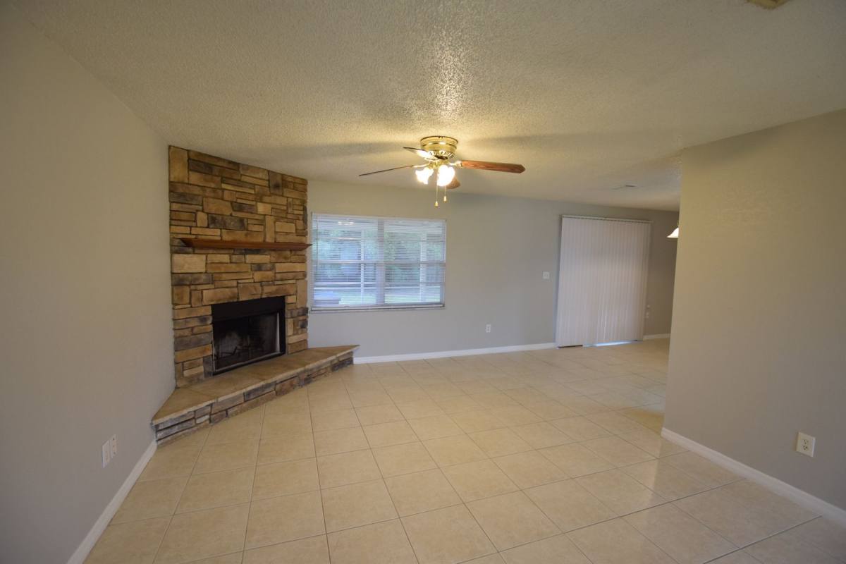 House for rent at 1931 English Dr, Deltona, FL 32738